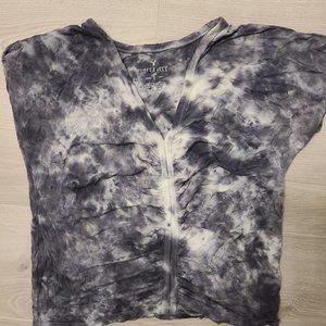 Gray Tie-Dye stretch material short-t shirt V-Neck (fits sizes S and M)